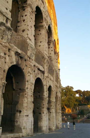Side of the Colosseum facing the Arch.
