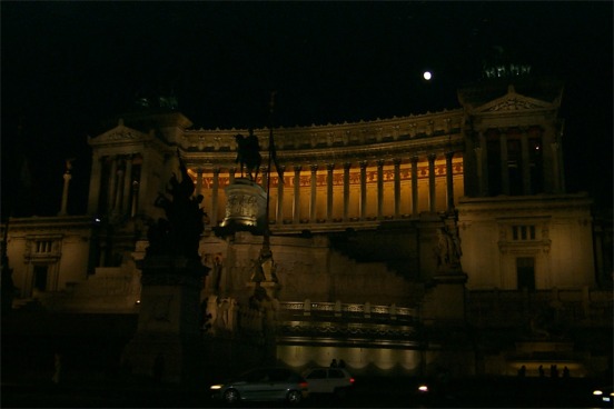 Monument for Vittorio Emanuele II with the moon above.
