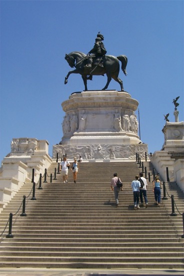 The enormous statue of Vittorio Emanuele II on his horse.  It should be noted at this point that we were actually under the impression that this monument was in fact the Campidoglio (Capitoline Hill), the nerve center of the Roman Empire, well it turns out that we only realized later on that it was in fact the Monument for Vittorio Emanuele II.  The Campidoglio was actually behind this structure, but we never made it there.