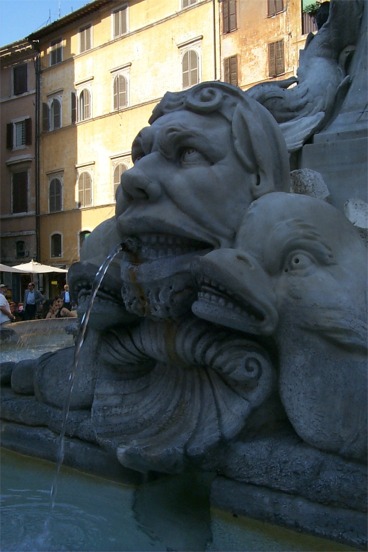 A neat statue on the fountain in the Piazza della Rotunda.
