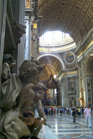 Again looking down the main corridor towards the bronze throne, with these nice cherubs providing the foreground.