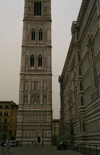 Here the Campanile (Bell Tower) along side the Santa Maria del Fiori.