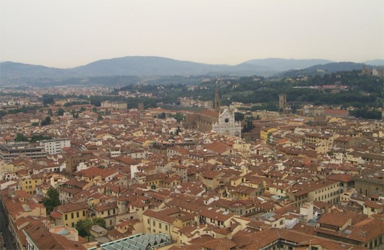 Here a shot of the Santa Croce church.  This is the burial spot of Michelangelo, Rossini, Machiavelli, and Galileo Galilei.