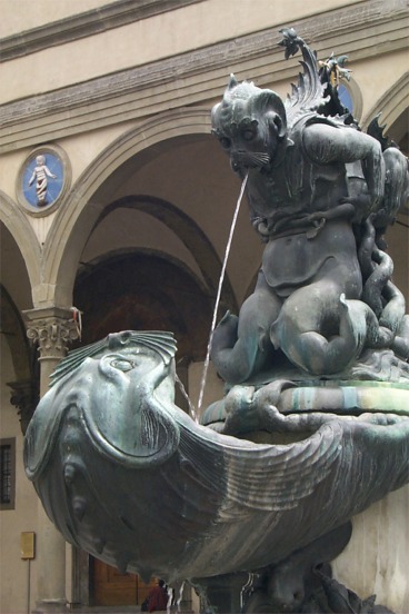 This little fountain was in Piazza dell S.S. Annunziata on our way to the Galleria dell´ Accademia where the <i>David</i> is currently on display.