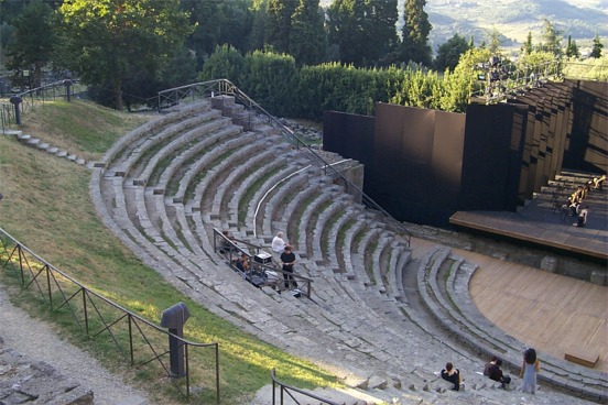 This Anfiteatro Romana (Roman Amphitheater) dates back to the 1st century BC...