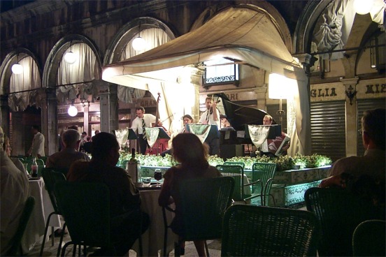 Each of the restaurants around the square has live concertos playing classical music in a uniquely Venetian style.