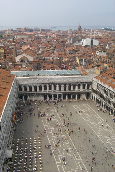 Looking to the west, now, with most of Piazza San Marco in view.