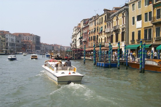 I had heard from other friends who have traveled to Venice about its distinctive odor.  Now I must admit that certain areas did have their smells, and obviously a large water way like this is going to smell like the sea. ...