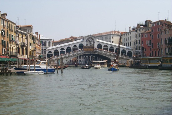 It's impressive we didn't see any collisions. Here looking back at the Ponte Rialto.