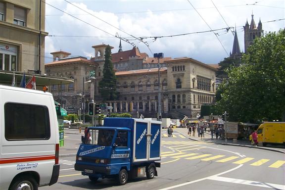 Another look at the Ancienne-Académie.