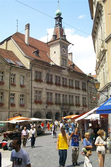 A shot of the Hôtel de Ville.