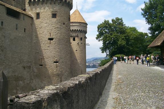 Looking at the path way along the castle.