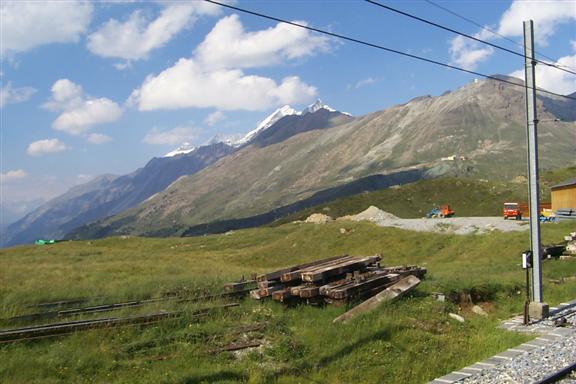 Looking to the right of the last shot towards Oberrothorn and Unterrothorn.