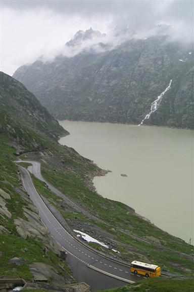 Here you can see the serpentine road and the Grimselsee (Grimsel Lake)