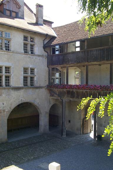 Another angle of the inner court yard.