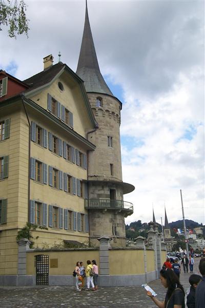 Tower along the Rathausquai.