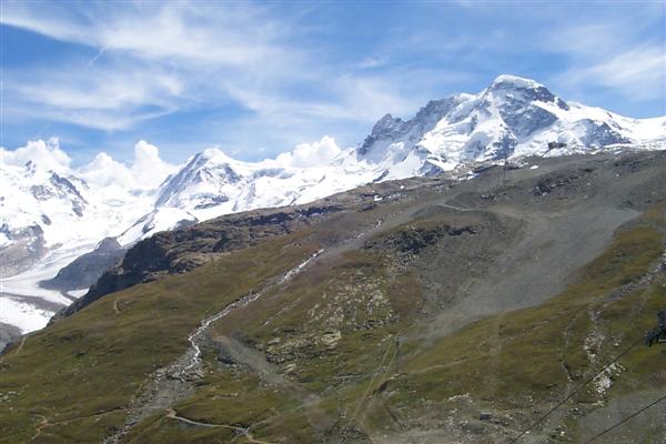 Here, now at the Schwarzee cable car station, a view towards the Breithorn.