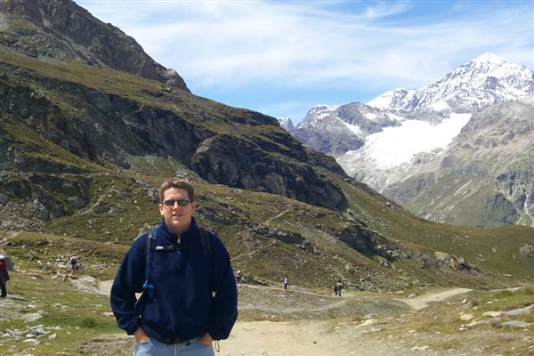 The air is so clear in the Alps that it's hard to accurately judge the distance to objects, and in turn judge their size.