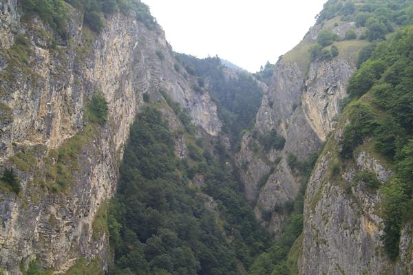 The top of the gorge, looking the opposite direction from the previous image.