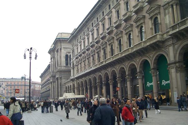 This is looking towards the front of the Duomo to the Piazza del Duomo.